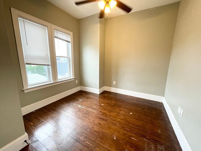 Building Photo - 178 Hillside St