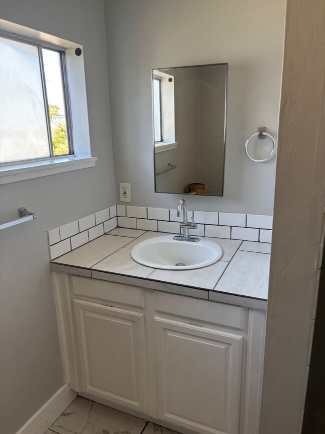 Foto del edificio - 614 B St