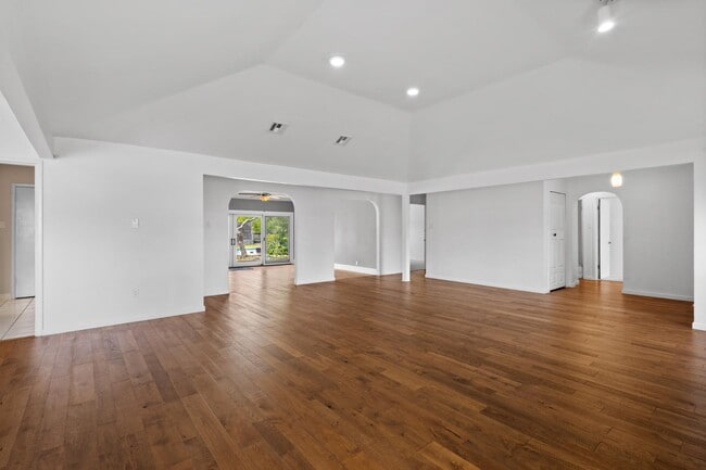 Building Photo - 1710 Whitehaven