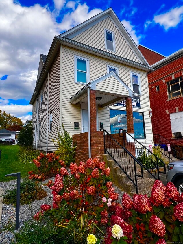 Primary Photo - 58 Washington St