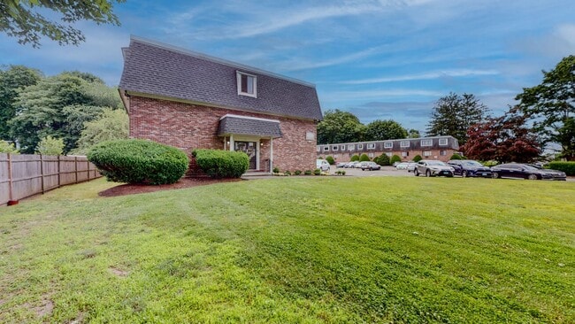Building Photo - Convenient 1 Bedroom Condo close to train ...