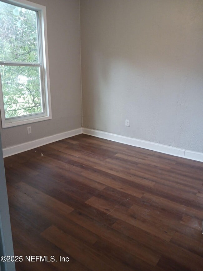Foto del edificio - 3323 Stuart St