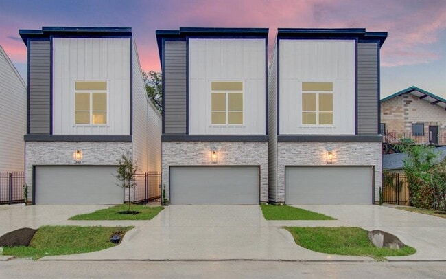 Photo - 6827 Cadillac St Townhome