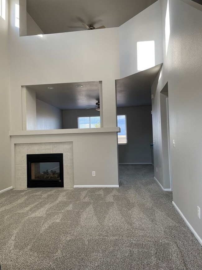Building Photo - Renovated Home with A/C!