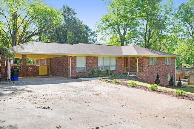 Building Photo - 2837 Hermosa Dr