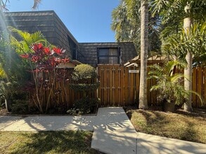 Building Photo - 4043 Palm Bay Cir