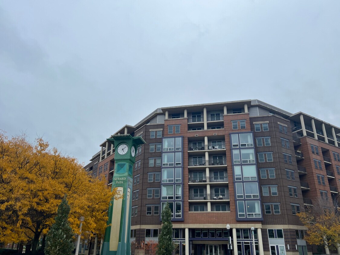Foto principal - 437 W Division St