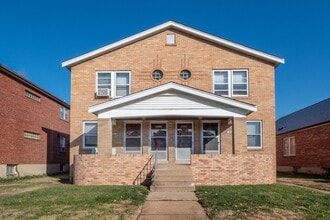 Building Photo - 4949 Parker Ave