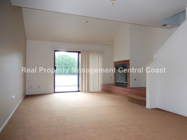 Foto del edificio - AVAILABLE JUNE - Beautiful Woodbridge Cond...