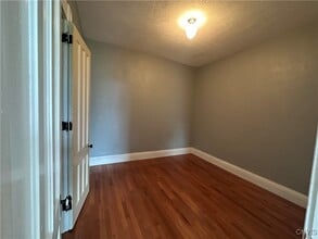 Building Photo - 15 Bridge St