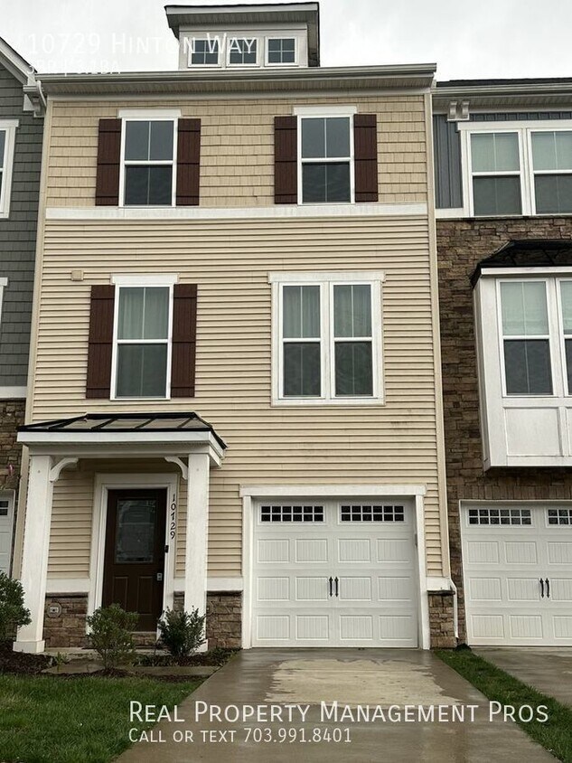 Primary Photo - Qualify for a zero deposit? Deck backing t...