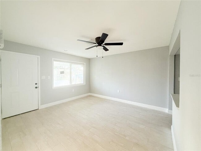 Foto del edificio - 14000 Miramar Ave