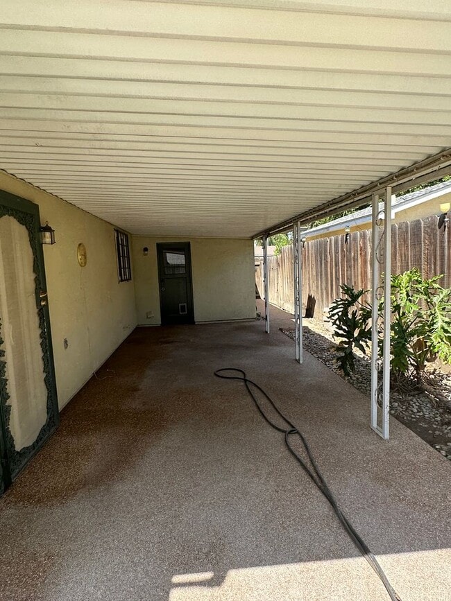 Building Photo - 1439 W Evans Ave