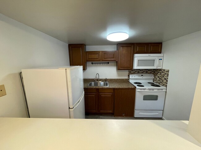 Building Photo - 518 4th St