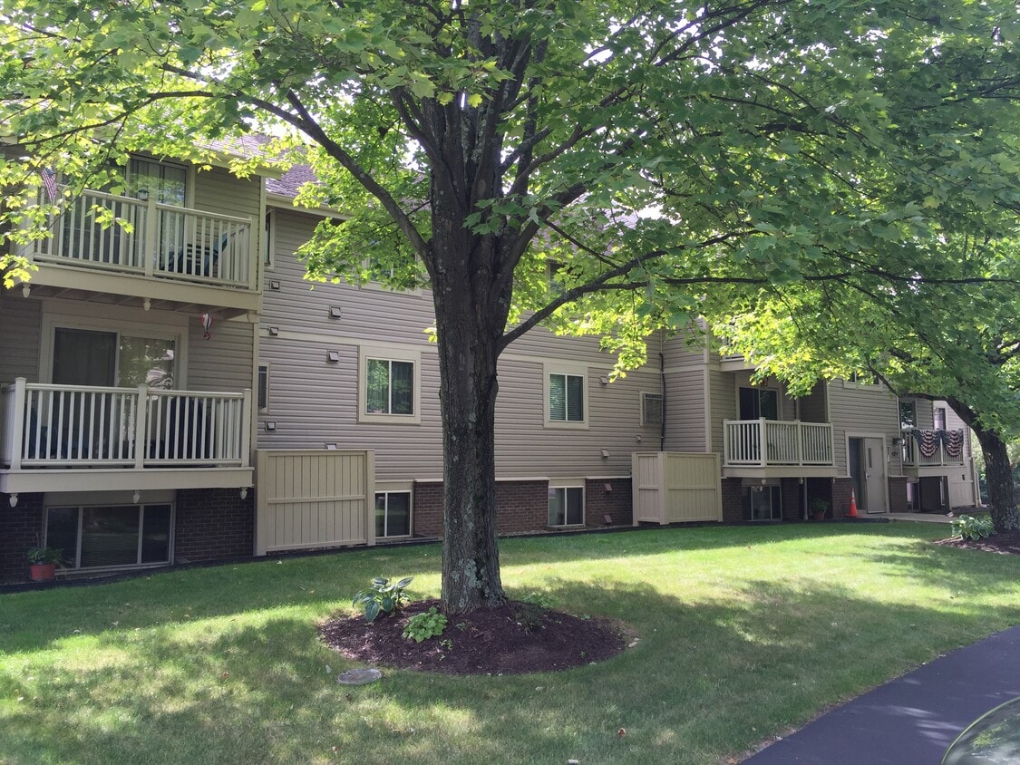 Building Photo - Hunter's Path Apartments