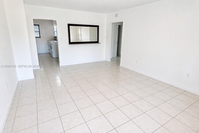 Foto del edificio - 985 SW 10th St