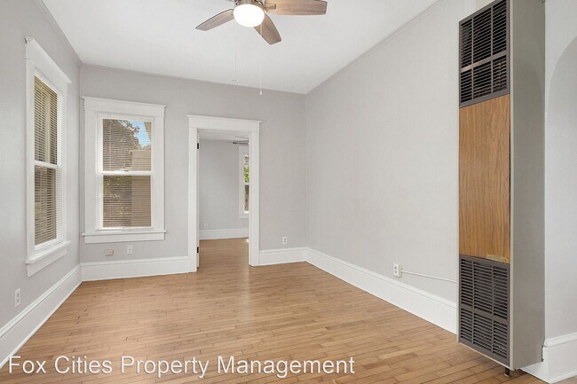 Building Photo - 2 br, 1 bath House - 326 S. Maple Street