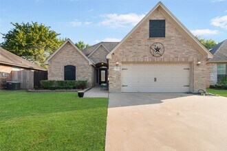 Building Photo - 103 Silver Bay Ln
