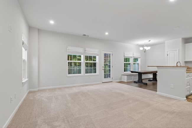 Foto del edificio - Beautiful 3-Bedroom Home in Virginia Beach...