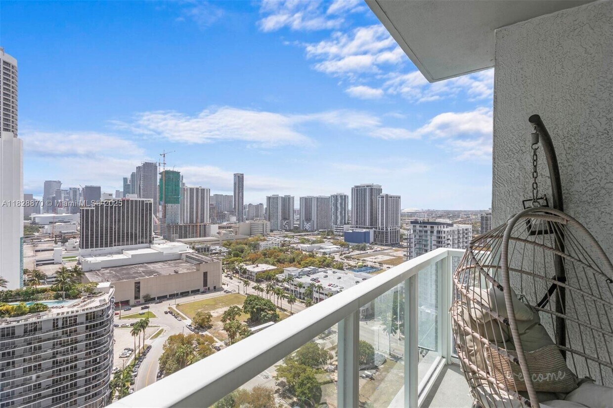 Foto principal - 1900 N Bayshore Dr