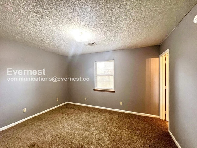 Building Photo - 44 Barnwell Dr