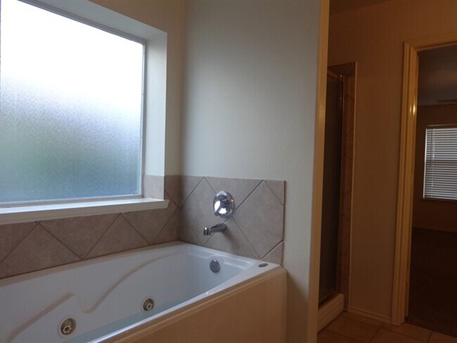 Foto del edificio - 14750 Autumn Glen Ct