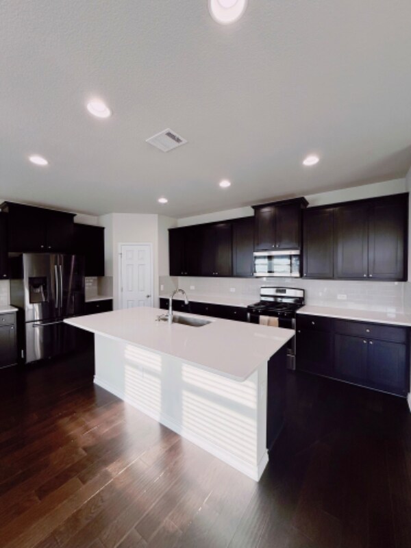 Foto del edificio - 7517 Saginaw Dr