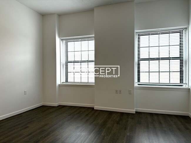 Building Photo - 1200 Adams St