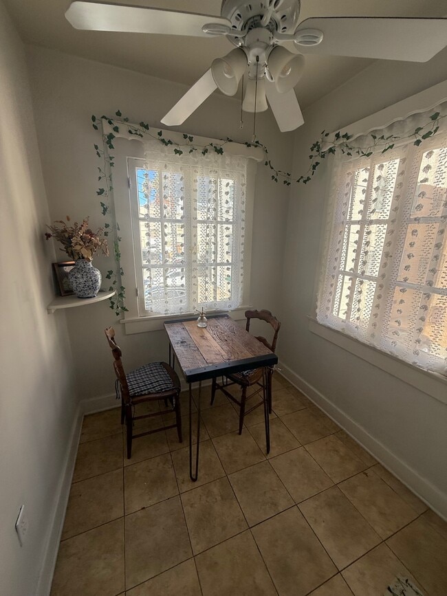 Building Photo - 731 Cochran Ave