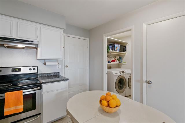 Building Photo - 10420 Las Brisas Dr