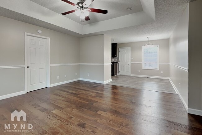 Building Photo - 608 Helms Dr