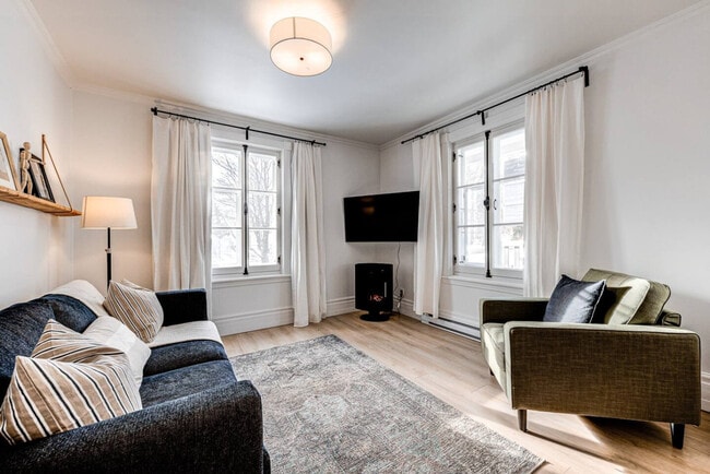 Photo du bâtiment - 1142 Avenue Royale-SI FL1-ID1634791P