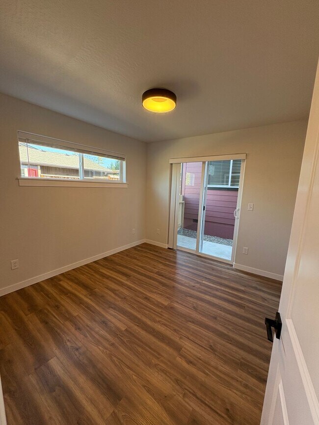 Foto del edificio - New Construction 3-bedroom, 2-bathroom Tow...