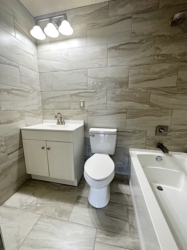 Foto del edificio - 3805 Houma Blvd