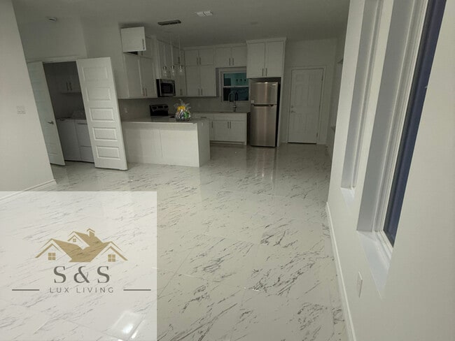 Building Photo - 11306 N 24th St