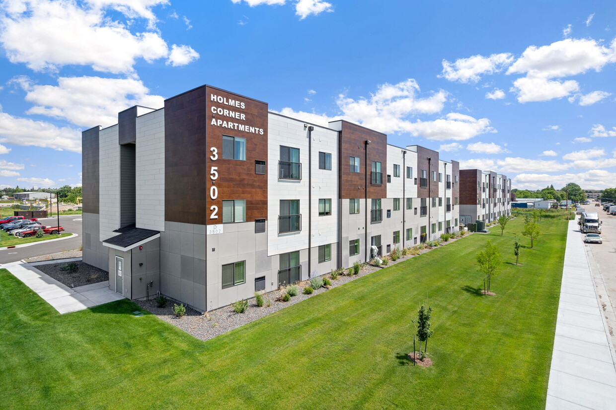 Primary Photo - Holmes Corner Apartments -- No up-front se...