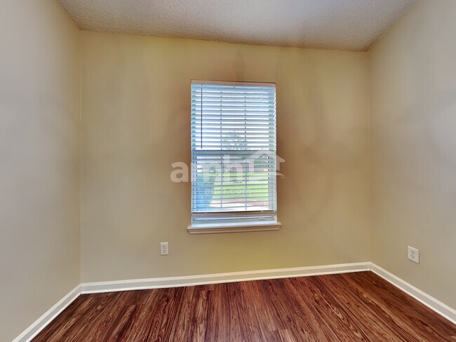 Building Photo - 3370 Westfield Dr