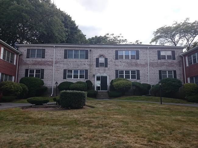 Building Photo - 124 Lake Shore Rd