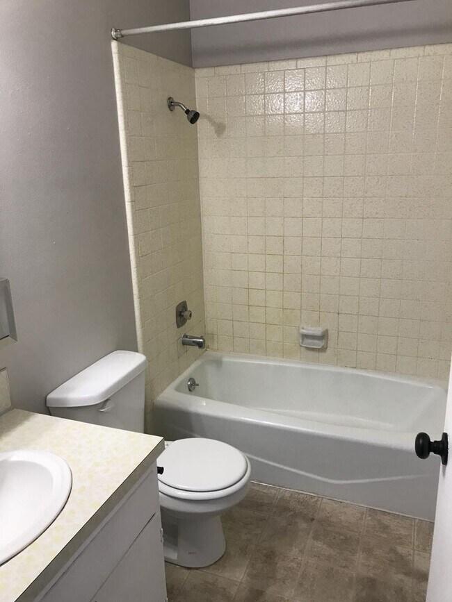 Foto del edificio - 1030 N 250 W