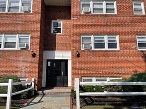 Building Photo - 133 Dubois Ave