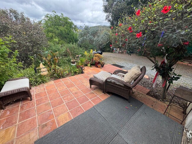 Foto del edificio - Quail Canyon Rd