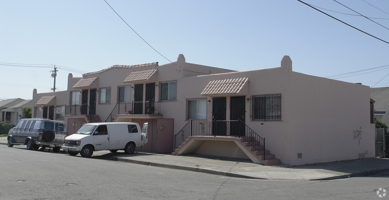 Foto principal - 5801-5815 Eastlawn St