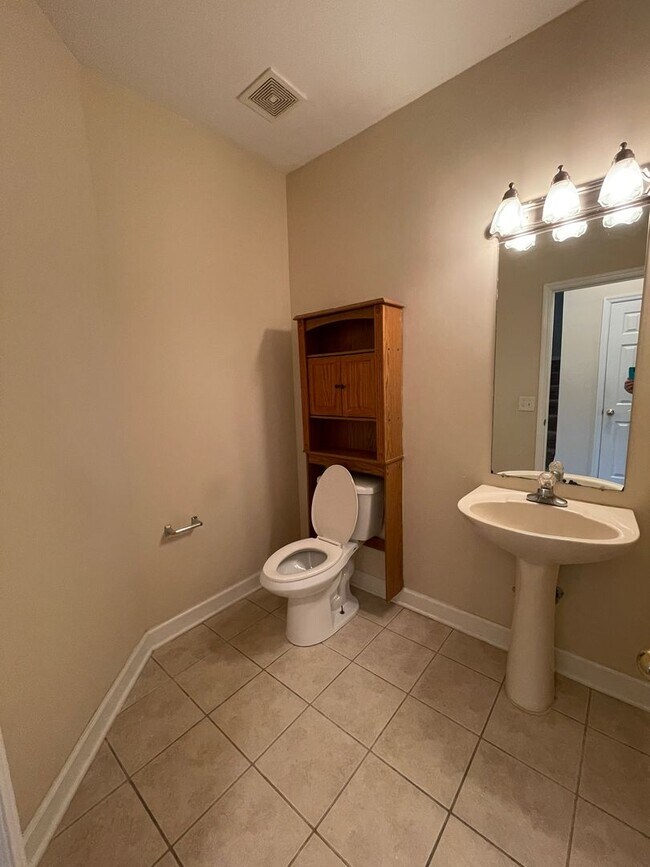 Building Photo - Poplar Creek Estates- Bellevue TN