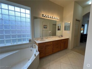 Building Photo - 6478 Waverly Green Way