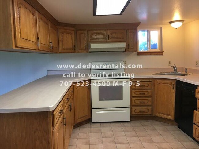 Building Photo - 275 E Robles Ave