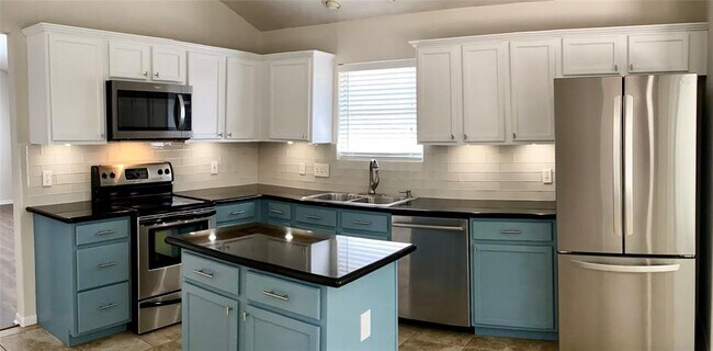 Building Photo - 6 Tivoli Garden Ct