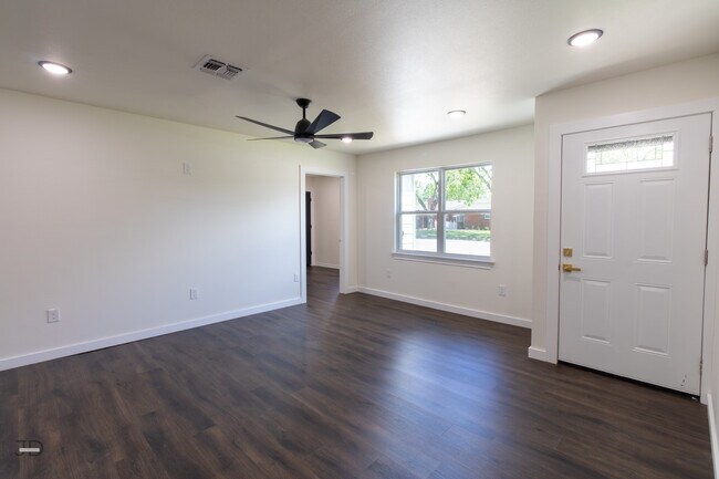 Foto del edificio - 1310 Eleanor St
