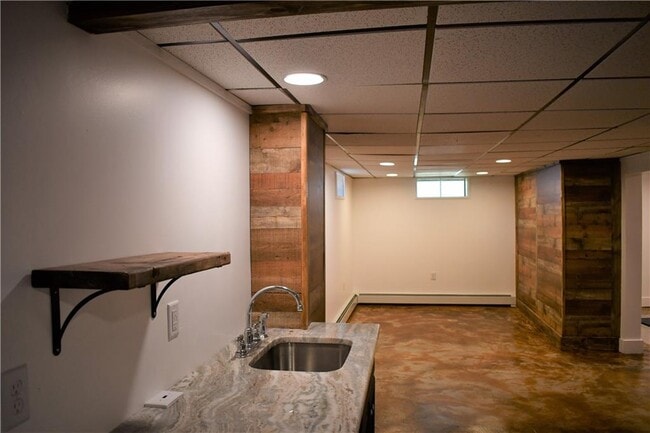 Building Photo - 36 Spicer St