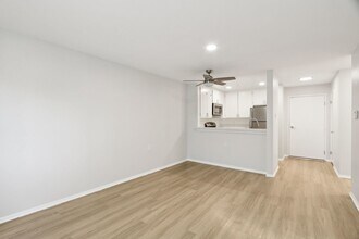 Interior Photo - 5405 Lindley Avenue