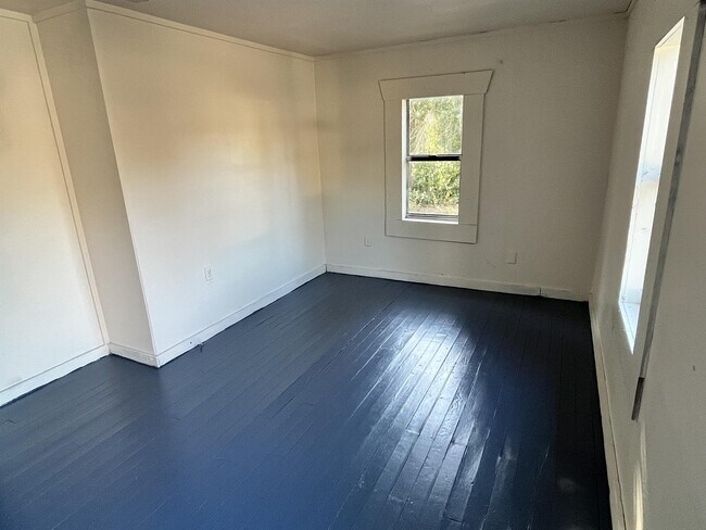 Foto del edificio - 1290 Henson Ln